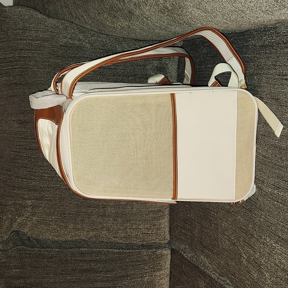 NEW, VERY NICE, NEVER USED VOOCOO Small Pet Carrier Backpack...Cat, Dog, etc. - Picture 9 of 15